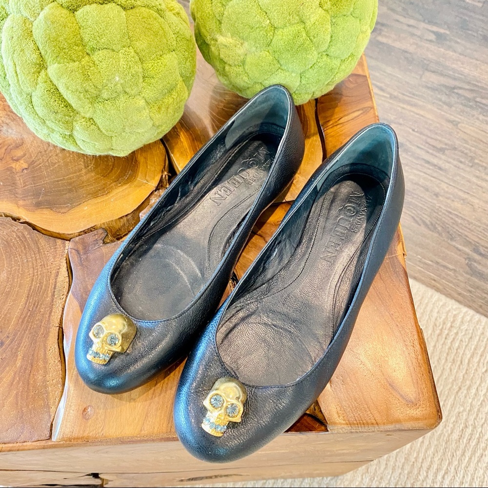Like New Alexander McQueen Skull Flats